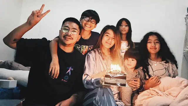 10 Potret Sheila Marcia dengan Suami dan Empat Anaknya, Kini Tengah Hamil yang Kelima