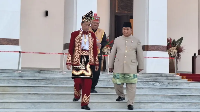 Presiden Jokowi dan Prabowo Subianto Usai Upacara HUT ke-79 RI di IKN