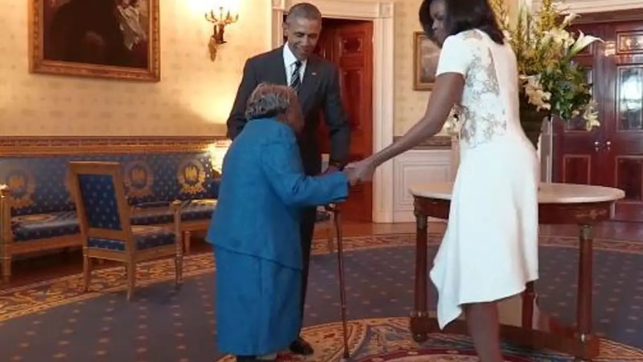 Bersama Nenek 106 Tahun, Obama dan Michelle Kompak Berdansa