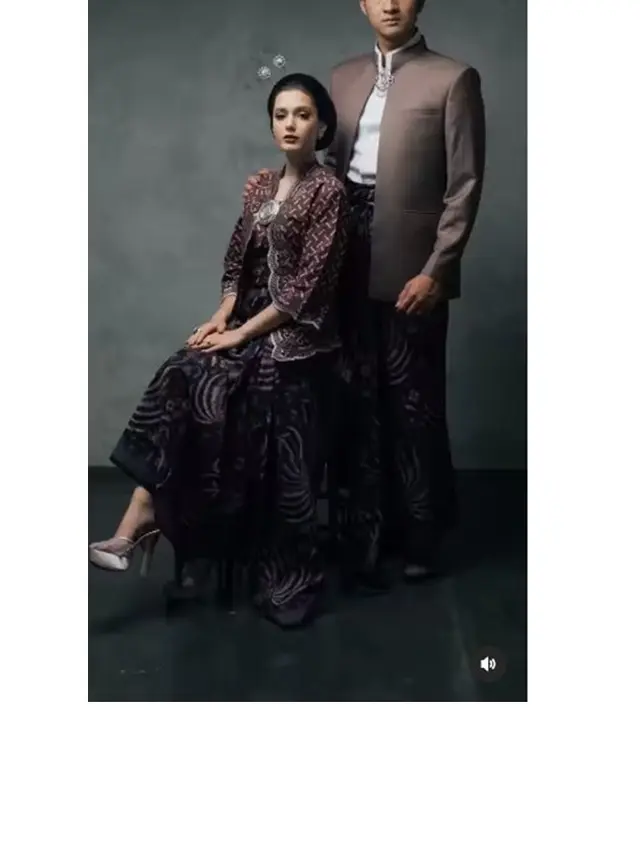 5 Potret Prewedding Aditya Zoni dan Yasmine Ow dengan Busana Adat, Memesona