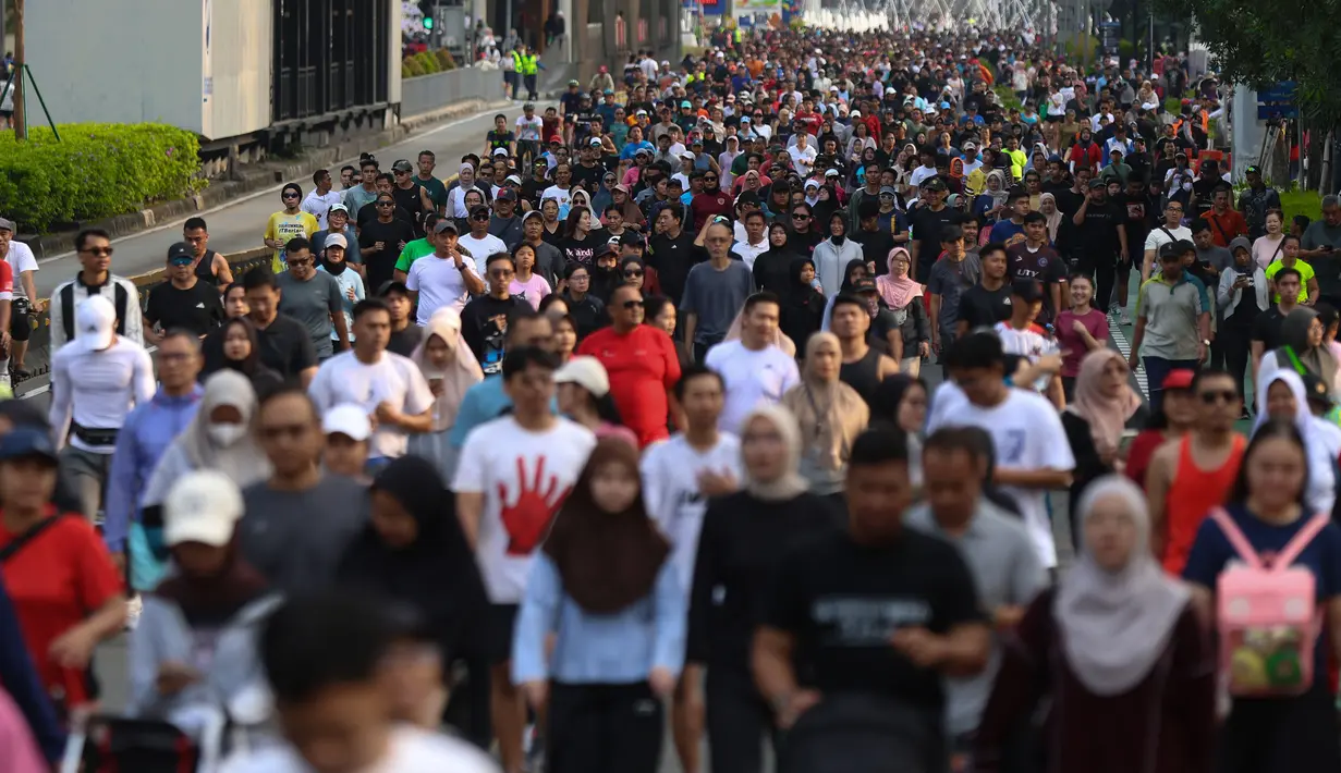 Hari Bebas Kendaraan Bermotor (HBKB) atau Car Free Day di jalan Jenderal Sudirman dan MH Thamrin Jakarta, kembali dipadati warga pada Minggu (7/9/2025). (Kapanlagi.com/Budy Santoso)