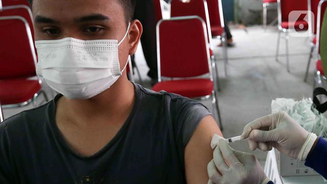 FOTO: Jelang Ramadhan, Pemprov DKI Jakarta Akan Tingkatkan Sentra Vaksinasi COVID-19