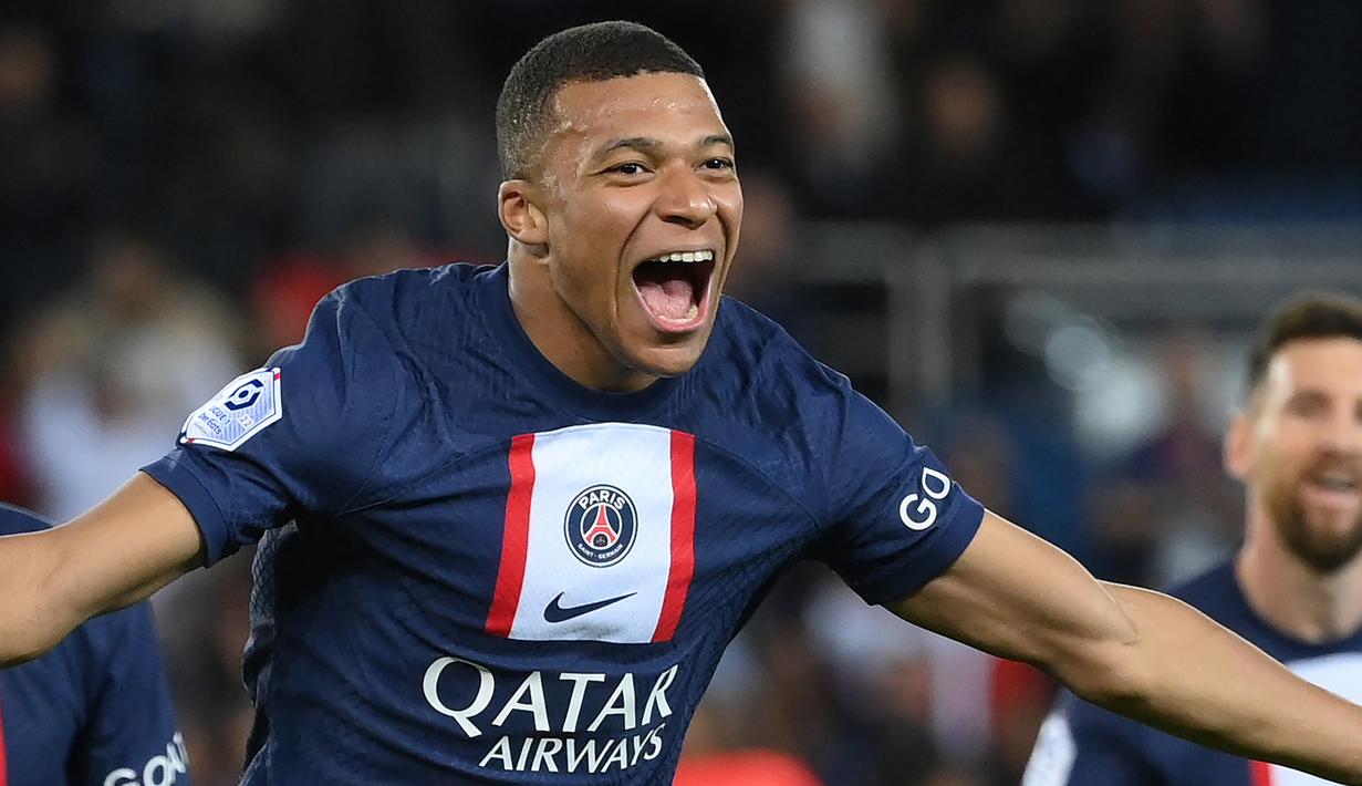 Sepanjang tahun 2022 di liga-liga top Eropa, muncul 5 pemain yang mampu mencetak lebih dari satu kali hattrick baik di kompetisi domestik maupun antar-klub Eropa. Lebih istimewa lagi, satu di antara mereka bahkan mampu melengkapinya dengan mencetak hattrick di ajang Piala Dunia. Berikut daftar 5 pemain yang dinobatkan sebagai raja hattrick di liga top Eropa selama tahun 2022. (AFP/Franck Fife)