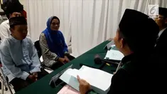 Ratusan pasangan lanjut usia menikah kembali untuk mendapatkan surat dan buku nikah.