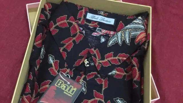Viral, Lee Hangyul X1 Pakai Batik Pemberian Netizen Indonesia