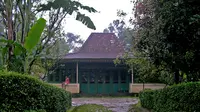 Kenapa Rumah Zaman Dulu Lebih Sejuk Meski Tanpa Listrik? 10 Rahasia Arsitektur Tradisional