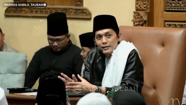Gus Iqdam mengisi rutinan malam selasa di ST Pusat dihadiri Soimah dan Abah Kirun (SS: YT