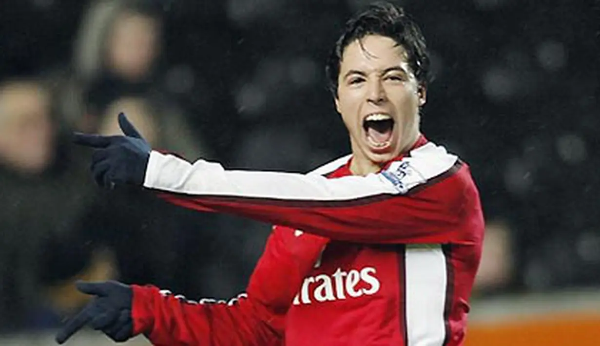 Selebrasi gol dari gelandang Arsenal, Samir Nasri ketika berhadapan dengan Hull City di Liga Premier pada 17 Januari 2009 di Kingston Communications Stadium, Hull. AFP PHOTO/PAUL ELLIS