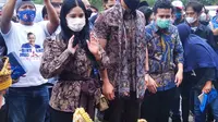 Ketua Umum Partai Demokrat Agus Harimurti Yudhoyono dan istrinya Anissa Pohan saat tiba di warung Bebek Sinjay