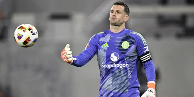 Transformasi Mengejutkan Tom Heaton: Dari Mentor Veteran Jadi Pilar Penting di Bawah Mistar Manchester United
