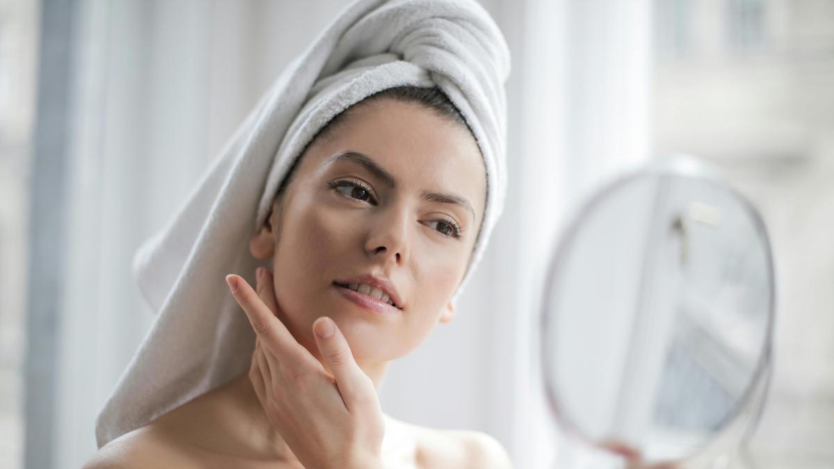 Rahasia Kulit Kencang dan Sehat! Ini Kandungan Skincare Terbaik untuk Usia 40-an