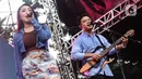 Di sisi lain, event Social Chic 2024 membuat pengunjung berbelanja sambil menikmati musik. (Liputan6.com/Angga Yuniar)