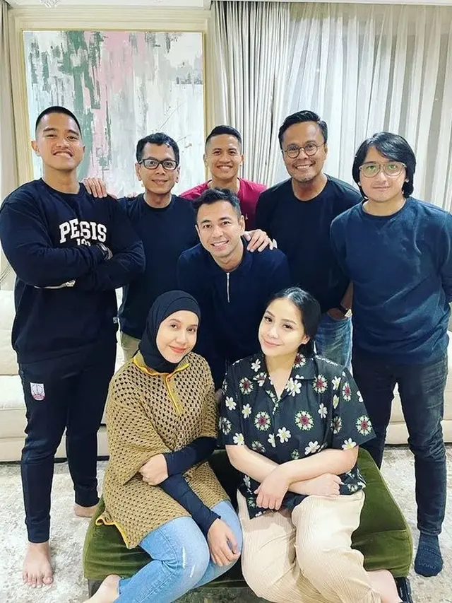 5 Potret Kaesang Pangarep Jenguk Rayyanza Anak Raffi Ahmad, Nadya Arifta Turut Hadir