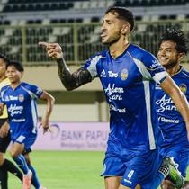 Ekspresi kapten PSIM Yogyakarta, Franco Ramos Mingo usai tandukannya membobol gawang PSBS Biak dalam laga lanjutan BRI Super League 2025/2026 di Stadion Maguwoharjo, Sleman, Jumat (27/2/2026). (Dok. PSIM Yogyakarta)