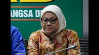 Pimpinan Sementara DPR kubu KIH Ida Fauziah saat konferensi pers mengenai pernyataan sikap Fraksi PKB atas kisruh DPR, Senayan, Jakarta, Kamis (13/11/2014) (Liputan6.com/Andrian M Tunay)