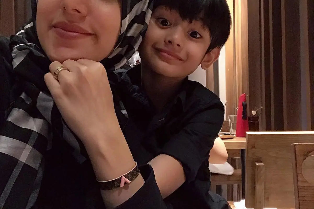 6 Potret Kebersamaan King Faaz dan Ibundanya, Penuh Kasih Sayang