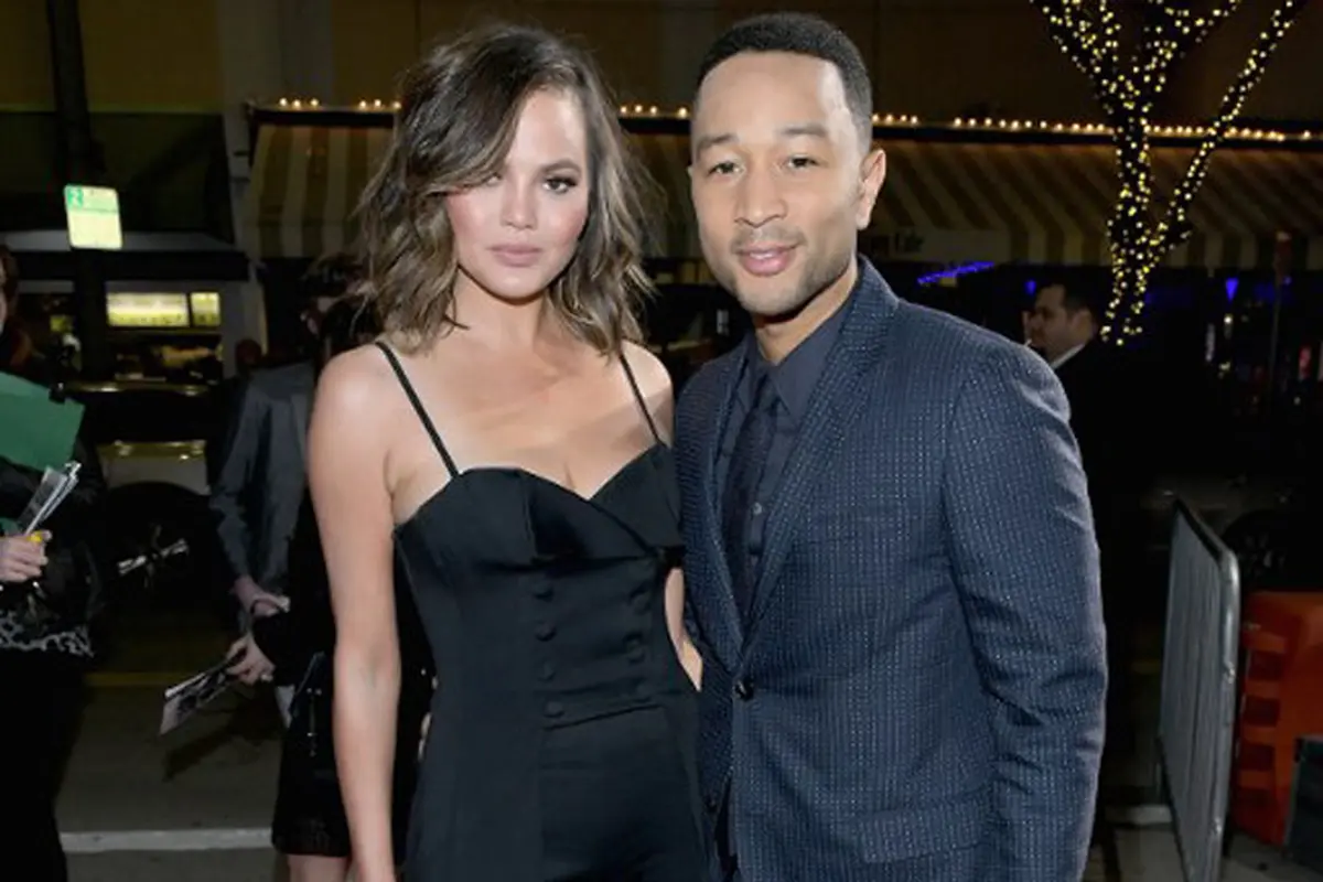 [Bintang] John Legend dan Chrissy Teigen