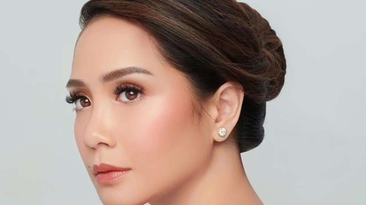 6 Gaya Pemotretan Nagita Slavina dengan Syifa Hadju dan Mawar Eva, Tampil Flawless