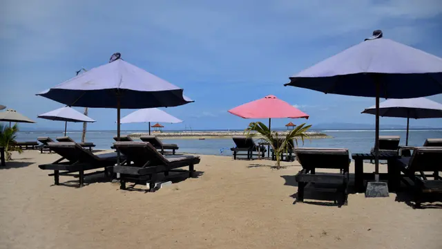 FOTO: Suasana Pantai Sanur di Hari Pertama Pembukaan Bali untuk Wisman