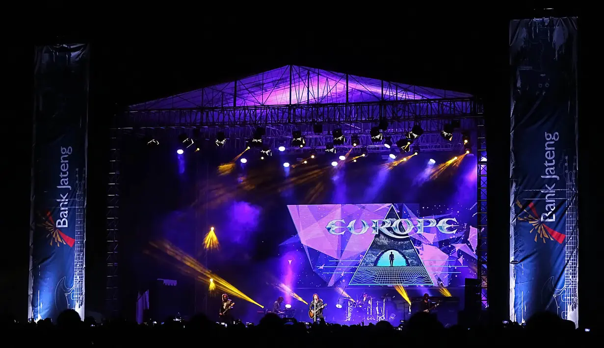 Tak hanya itu, vokalis band asal Swedia itu pun mengatakan bahwa Boyolali keren. (Bambang E. Ros/Bintang.com)