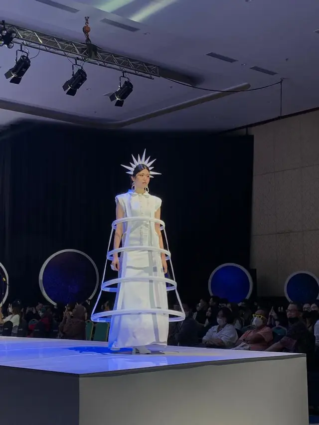 LaSalle College Tampilkan Keindahan Kain Nusantara dalam Sphere Creative Show 2022