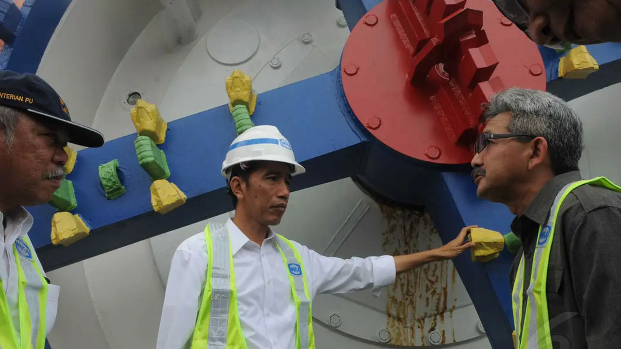 Jokowi Ajak Paspampres Berbecek Ria