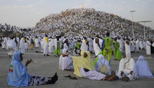 Arafah merupakan tempat yang mustajab untuk berdoa baik dari aspek tempat maupun waktu, yaitu saat wukuf di tanggal 9 Dzulhijjah.  (AP Photo/Rafiq Maqbool)