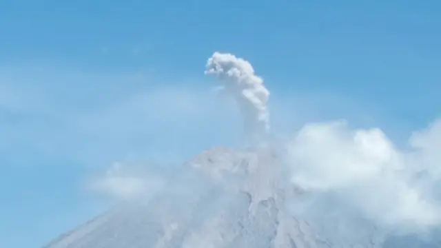 Gunung Semeru Erupsi