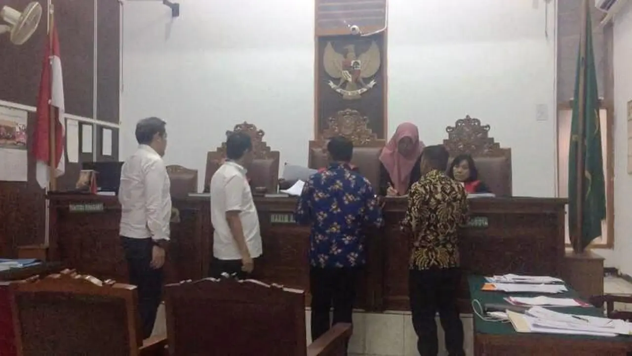 Sidang gugatan 3 eks caleg Gerindra ke Mulan Jameela cs. (Merdeka.com/Muhammad Genantan Saputra)