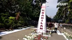 Bunga dibagikan bentuk dukungan moral bagi Ahok.