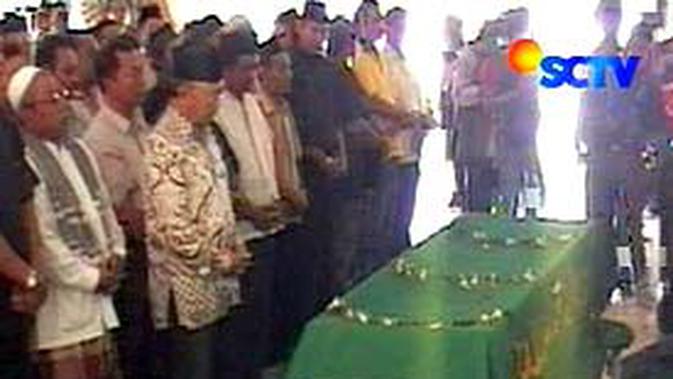Almarhum Asmuni Dimakamkan Di Jombang News Liputan6 Com