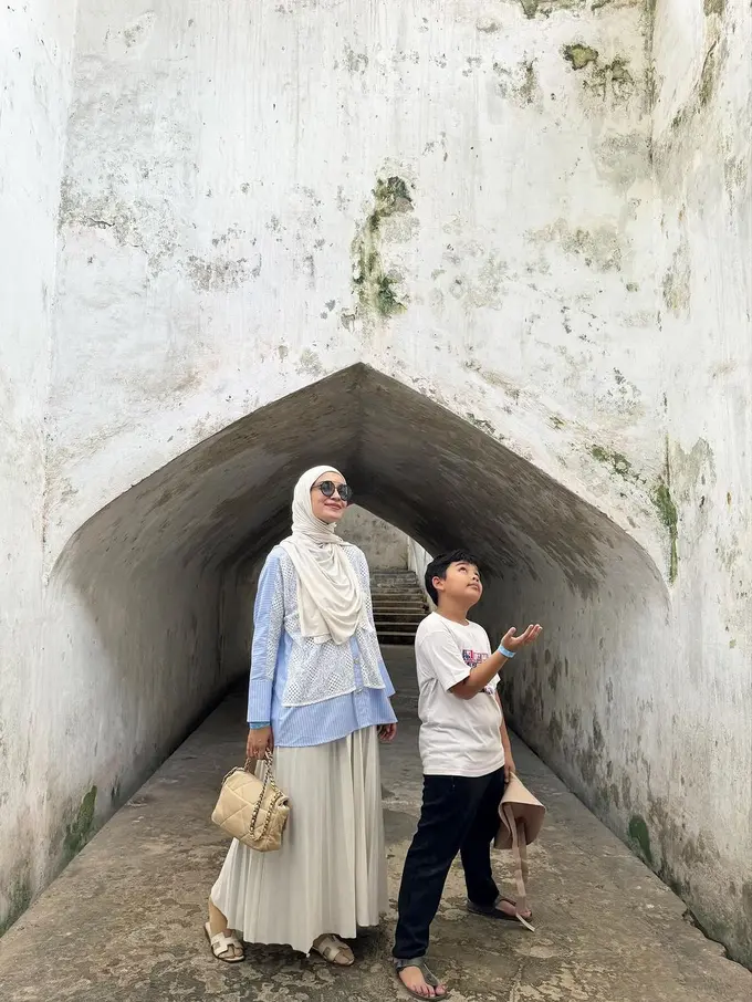 [Fimela] Shireen Sungkar dan Anaknya