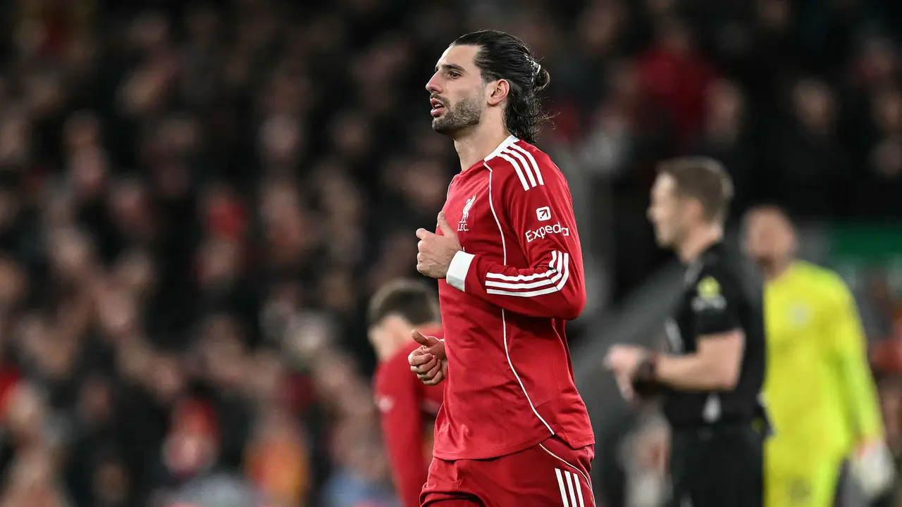 Foto: Momen Kartu Merah Kontroversial Dominik Szoboszlai saat Liverpool Ditekuk Man City di Liga Inggris