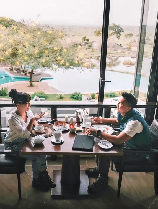 Setiap liburan, Nikita Willy memang jarang terlihat sendiri. Seringkali, ia ditemani dengan sang kekasih, Indra Priawan. Terlihat dari foto-foto di Instagramnya, keduanya makin terlihat mesra dan romantis. (Instagram/nikitawillyofficial94)