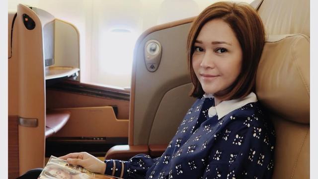 Deretan Gaya Keren Maia Estianty Saat Di Pesawat Lifestyle Liputan6 Com