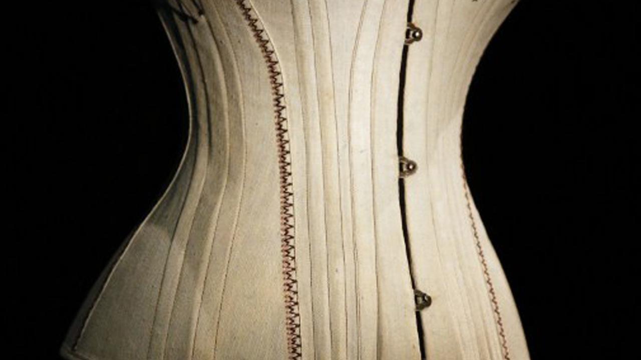 20150815-Ladies, Waspadai 7 Tren Fashion yang Membahayakan Kesehatan-High Heel