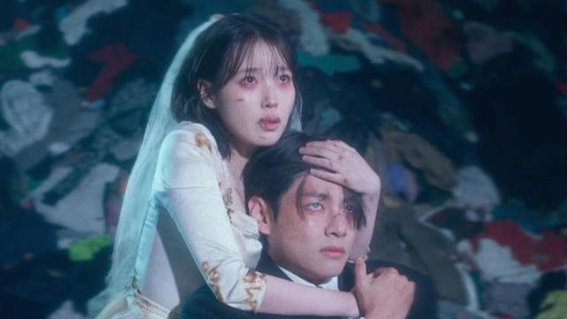 IU dan V BTS di Video Musik Lagu Terbaru Berjudul 'Love Wins All' yang Um Tae Hwa  [YouTube/ IU Official]
