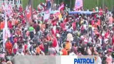 Ribuan Jakmania antusias iringi pawai kemenangan Persija yang juarai Liga 1 Indonesia.