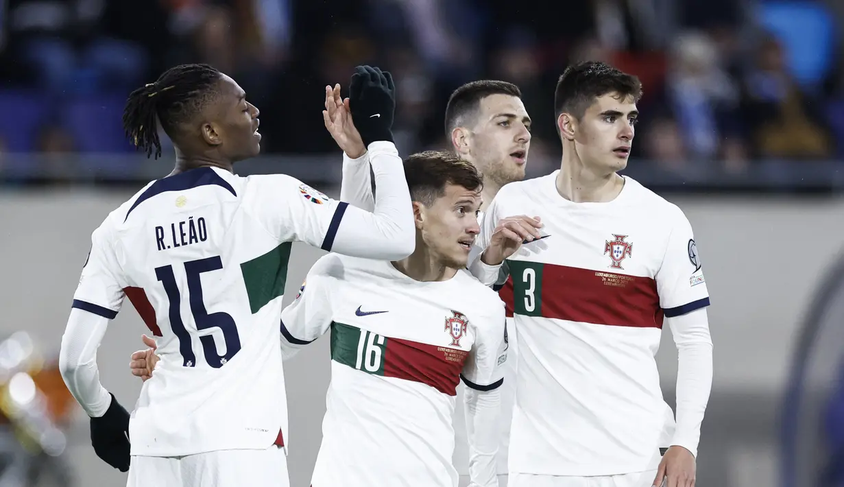 Portugal menang atas  tuan rumah Luksemburg dengan skor 6-0. (AFP/Kenzo TRIBOUILLARD)