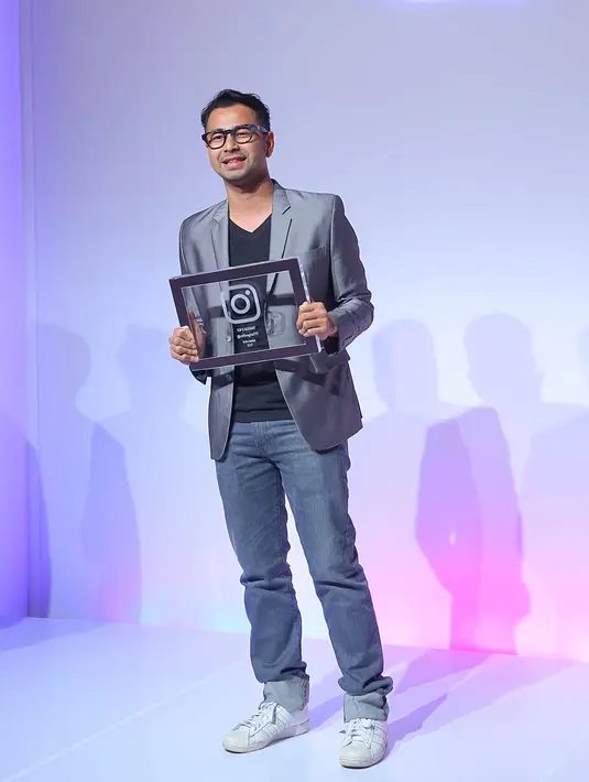 Pria 30 tahun kelahiran Bandung itu mengaku sejak dua tahun silam membuat akun Instagram. Mengawali sekedar iseng berbagi dengan para penggemarnya. Selain itu, juga dimanfaatkan untuk memasarkan bisnis yang sedang dijalaninya. (Nurwahyunan/Bintang.com)