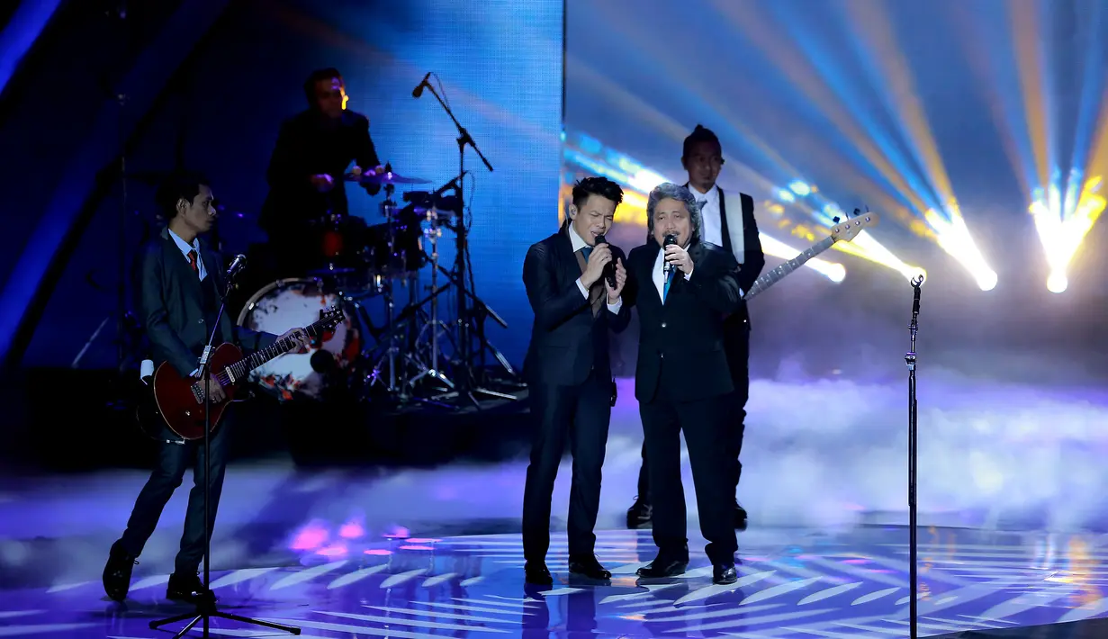 The Biggest Concert NOAH digelar dengan sangat meriah. Dalam konser yang digelar di Studio Emtek, Daan Mogot, Jakarta Barat, Kamis (19/5/2016) malam NOAH mendapatkan banyak kejutan. (Adrian Putra/Bintang.com)