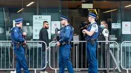Polisi berjaga di luar pengadilan di Christchurch, Selandia Baru, 24 Agustus 2020. Pengadilan Tinggi di Christchurch memulai sidang putusan terhadap pelaku penembakan di masjid Christchurch.(Xinhua/Zhu Qiping)