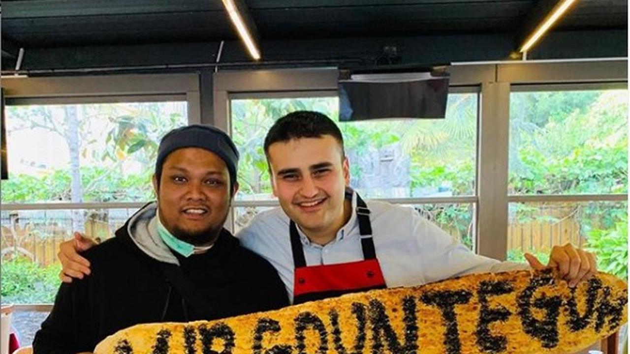 Virgoun dan Chef Burak Özdemir (Foto: Instagram @virgoun_)