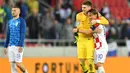 Para pemain Kroasia merayakan kemenangan atas Slowakia pada laga Kualifikasi Piala Eropa 2020 di Trnava, Jumat (6/9). Slowakia kalah 0-4 dari Kroasia. (AFP/Joe Klamar)