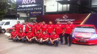 Intersport Racing Team memperkenalkan pebalapnya untuk kompetisi 2017 di SCBD, Jakarta, Kamis (2/3/2017). (Bola.com/Andhika Putra)
