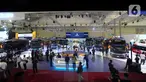 Pengunjung memadati booth bus dalam pameran otomotif Gaikindo Indonesia Internasional Auto Show (GIIAS) 2023 di ICE BSD, Serpong, Kabupaten Tangerang, Banten, Jumat (11/8/2023). (merdeka.com/Arie Basuki)