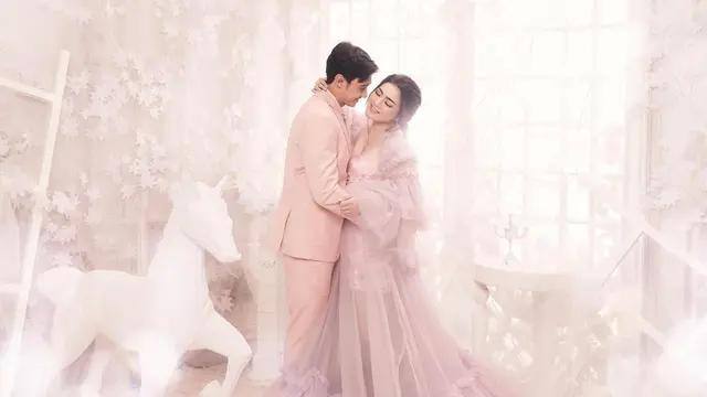 Immanuel Caesar Hito dan Felicya Angelista. (Foto: Fandy Susanto, Instagram @fdphotography90)