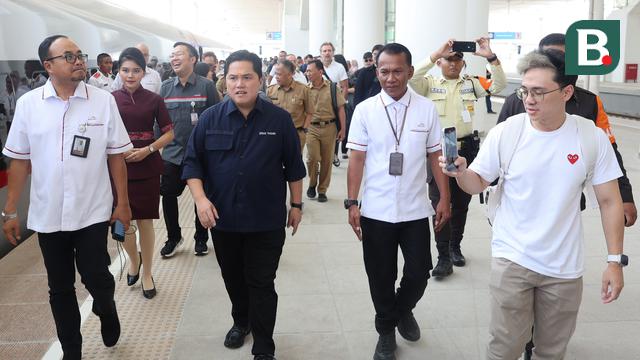 FOTO Erick Thohir dan FIFA Naik Kereta Cepat