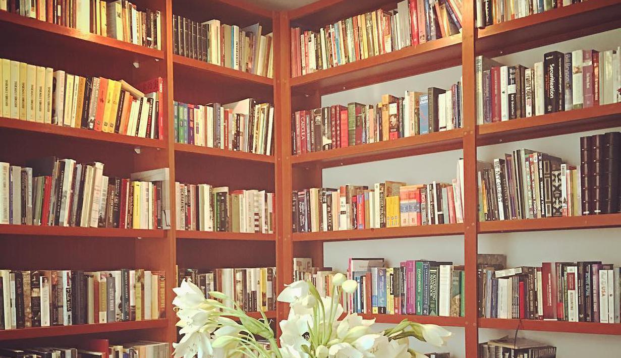 7 Inspirasi Desain Perpustakaan  Pribadi Bernuansa Kafe 