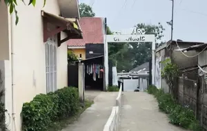 Warga Depok Ribut Gara-Gara Tegur Bakar Sampah Diviralkan di Media Sosial, Berujung Akses Jalan Dipagar